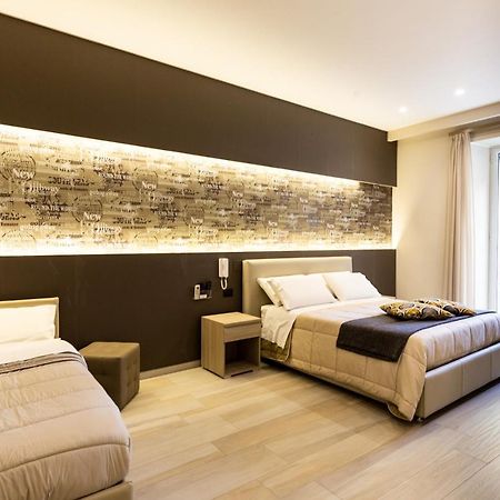 Starita Bed & Pizza Bed & Breakfast เนเปิลส์ ภายนอก รูปภาพ