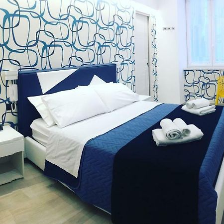 Starita Bed & Pizza Bed & Breakfast เนเปิลส์ ภายนอก รูปภาพ