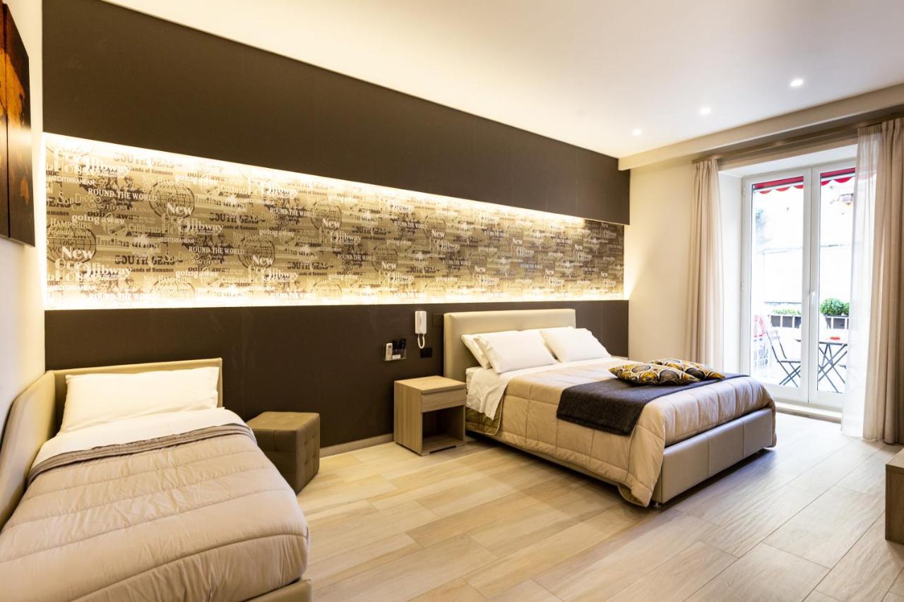 Starita Bed & Pizza Bed & Breakfast เนเปิลส์ ภายนอก รูปภาพ