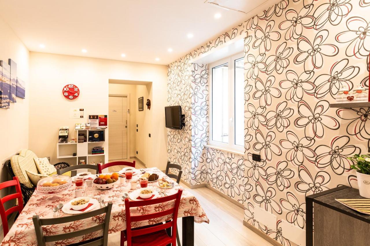 Starita Bed & Pizza Bed & Breakfast เนเปิลส์ ภายนอก รูปภาพ