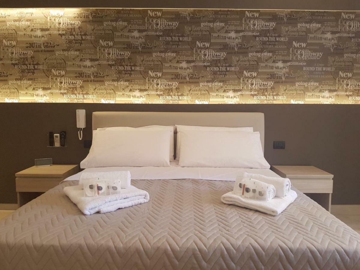 Starita Bed & Pizza Bed & Breakfast เนเปิลส์ ภายนอก รูปภาพ
