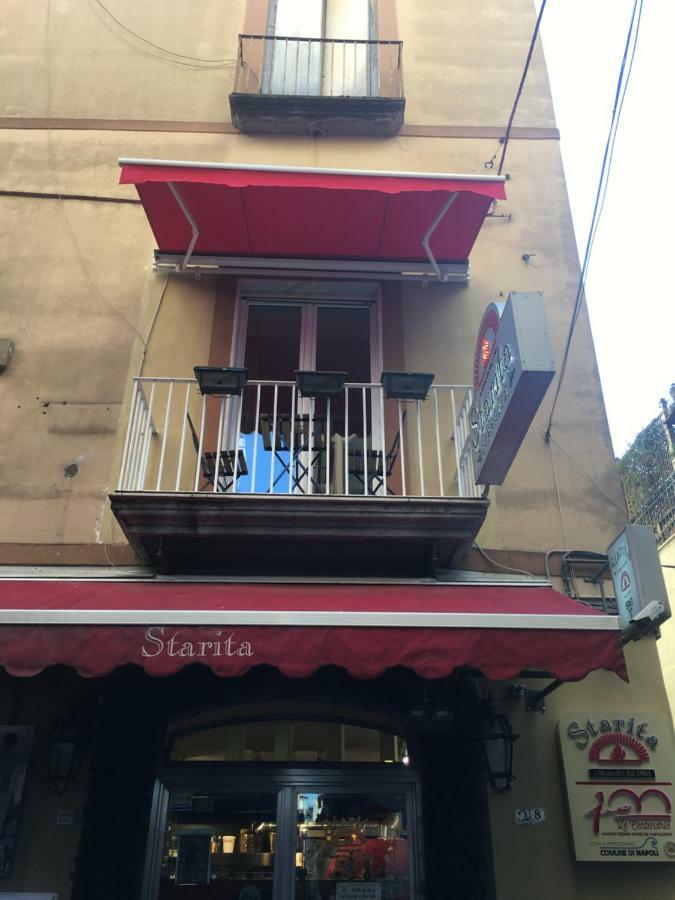 Starita Bed & Pizza Bed & Breakfast เนเปิลส์ ภายนอก รูปภาพ