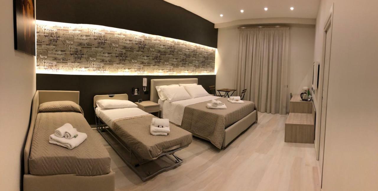 Starita Bed & Pizza Bed & Breakfast เนเปิลส์ ภายนอก รูปภาพ