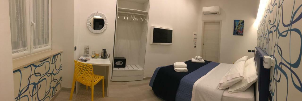 Starita Bed & Pizza Bed & Breakfast เนเปิลส์ ภายนอก รูปภาพ